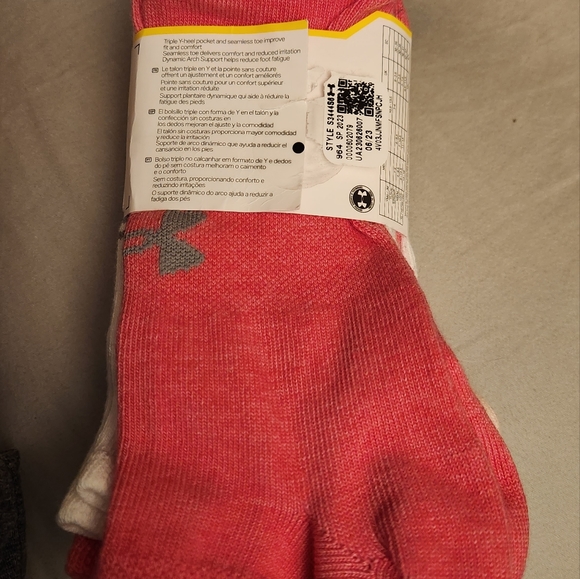 NWT Under Armour HeatGear multi-color,6pk No-show Training socks (Med) - Picture 6 of 7